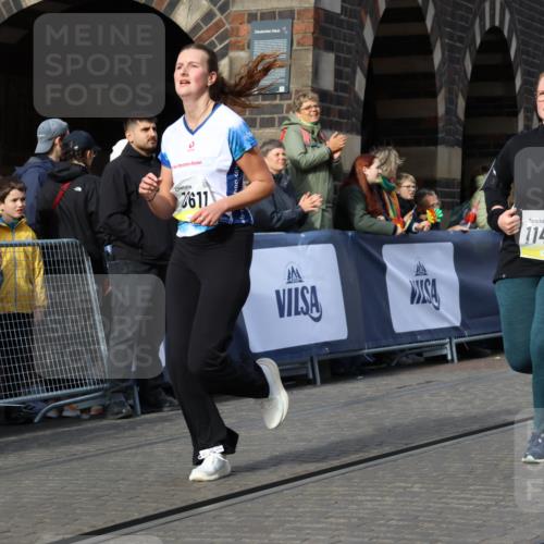 05.10.2025 - 20. swb-Marathon Bremen Strokosch-Dieckow http://msf.ph/oto/9261661 05.10.2025 11:06:24 Ziel 9764, 9998, 10611, 10640, 10732, 10912, 11143, 11195, 11233, 11270, 11365, 11485 meine-sportfotos.de