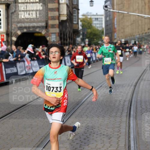 05.10.2025 - 20. swb-Marathon Bremen Yannick Fuchs http://msf.ph/oto/9261666 05.10.2025 10:49:09 Ziel 9014, 9216, 9317, 9583, 10733, 10877, 10973, 11248 meine-sportfotos.de