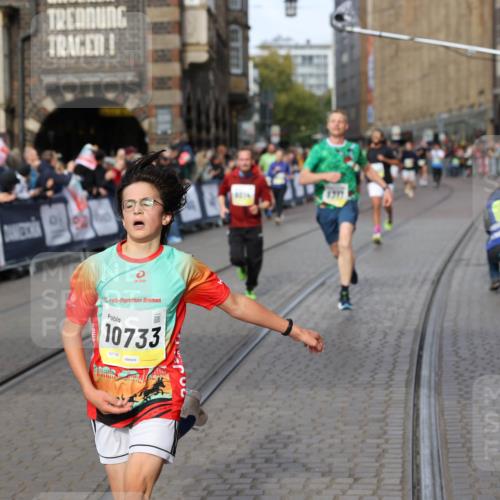 05.10.2025 - 20. swb-Marathon Bremen Yannick Fuchs http://msf.ph/oto/9261678 05.10.2025 10:49:09 Ziel 9014, 9216, 9317, 9583, 10733, 10877, 10973, 11248 meine-sportfotos.de
