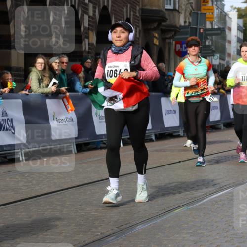 05.10.2025 - 20. swb-Marathon Bremen Strokosch-Dieckow http://msf.ph/oto/9261709 05.10.2025 11:06:25 Ziel 9764, 9998, 10611, 10640, 10732, 10912, 11143, 11195, 11233, 11270, 11365, 11485 meine-sportfotos.de