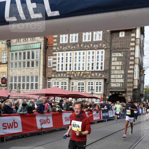 05.10.2025 - 20. swb-Marathon Bremen Yannick Fuchs http://msf.ph/oto/9261730 05.10.2025 10:49:12 Ziel 7202, 9014, 9216, 9317, 9556, 10449, 10733, 10973, 11695 meine-sportfotos.de