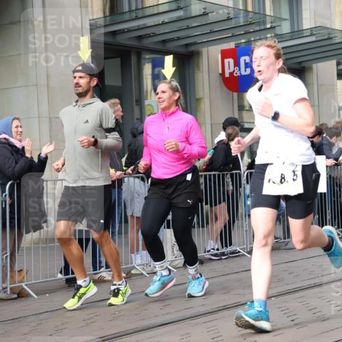05.10.2025 - 20. swb-Marathon Bremen Strokosch-Dieckow http://msf.ph/oto/9261737 05.10.2025 11:01:47 Ziel 9324, 9363, 9365, 9426, 9536, 9686, 9748, 10130, 10301, 10508, 10558, 10837, 10855, 10879, 10887, 10944, 11014, 11340, 11415, 11454, 11459, 11646, 9324, 9363, 9365, 9426, 9536, 9686, 9748, 10130, 10301, 10508, 10558, 10837, 10855, 10879, 10887, 10944, 11014, 11340, 11415, 11454, 11459, 11646 meine-sportfotos.de