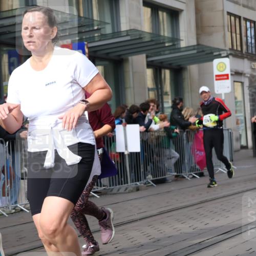 05.10.2025 - 20. swb-Marathon Bremen Strokosch-Dieckow http://msf.ph/oto/9261759 05.10.2025 11:01:48 Ziel 9324, 9363, 9426, 9536, 9686, 9748, 10130, 10301, 10508, 10821, 10829, 10837, 10855, 10879, 10887, 10944, 11014, 11340, 11415, 11454, 11459, 11646, 9324, 9363, 9426, 9536, 9686, 9748, 10130, 10301, 10508, 10821, 10829, 10837, 10855, 10879, 10887, 10944, 11014, 11340, 11415, 11454, 11459, 11646 meine-sportfotos.de