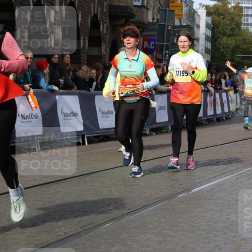 05.10.2025 - 20. swb-Marathon Bremen Strokosch-Dieckow http://msf.ph/oto/9261780 05.10.2025 11:06:26 Ziel 9764, 9998, 10611, 10640, 10699, 10732, 10912, 11143, 11195, 11233, 11270, 11365, 11485 meine-sportfotos.de