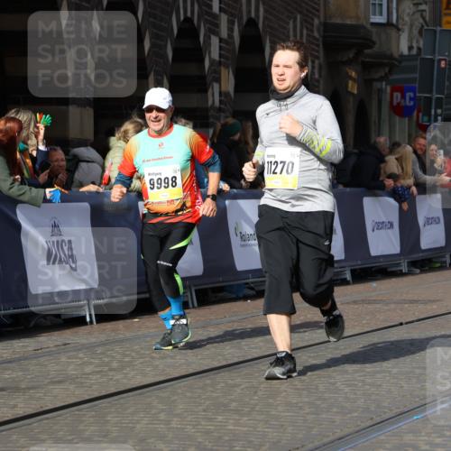 05.10.2025 - 20. swb-Marathon Bremen Strokosch-Dieckow http://msf.ph/oto/9261906 05.10.2025 11:06:30 Ziel 9178, 9764, 9998, 10699, 10732, 10912, 11143, 11195, 11270, 11324, 11365, 11706 meine-sportfotos.de