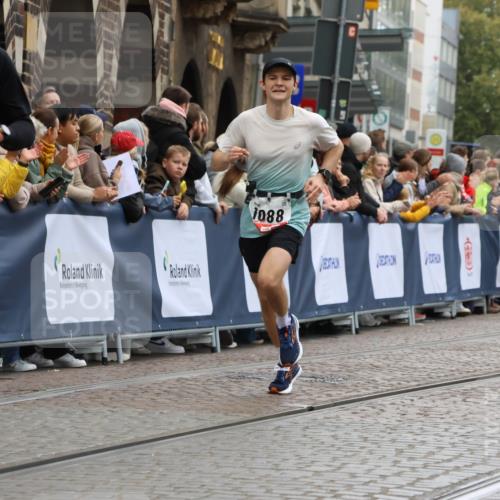 05.10.2025 - 20. swb-Marathon Bremen Strokosch-Dieckow http://msf.ph/oto/9261916 05.10.2025 12:57:47 Ziel 9, 1088, 2168, 2909 meine-sportfotos.de
