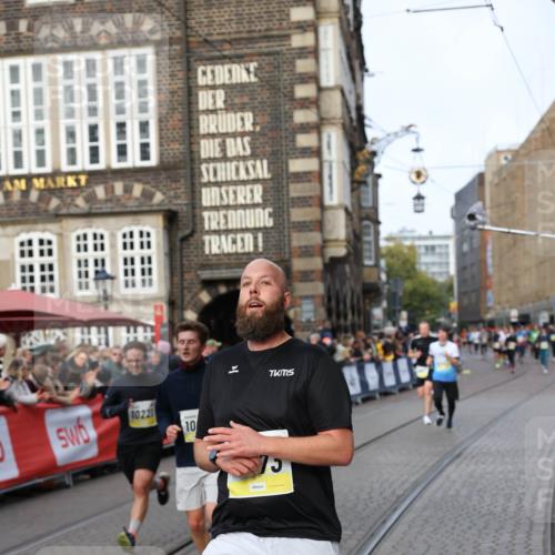 05.10.2025 - 20. swb-Marathon Bremen Yannick Fuchs http://msf.ph/oto/9261992 05.10.2025 10:49:18 Ziel 7202, 9014, 9457, 9556, 10016, 10221, 10449, 11673, 11695 meine-sportfotos.de