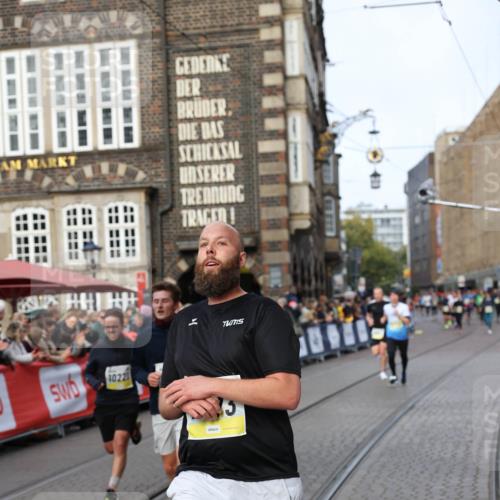 05.10.2025 - 20. swb-Marathon Bremen Yannick Fuchs http://msf.ph/oto/9262003 05.10.2025 10:49:18 Ziel 7202, 9014, 9457, 9556, 10016, 10221, 10449, 11673, 11695 meine-sportfotos.de