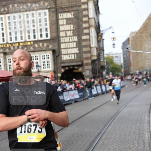05.10.2025 - 20. swb-Marathon Bremen Yannick Fuchs http://msf.ph/oto/9262016 05.10.2025 10:49:18 Ziel 7202, 9014, 9457, 9556, 10016, 10221, 10449, 11673, 11695 meine-sportfotos.de