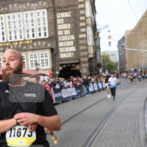 05.10.2025 - 20. swb-Marathon Bremen Yannick Fuchs http://msf.ph/oto/9262026 05.10.2025 10:49:18 Ziel 7202, 9014, 9457, 9556, 10016, 10221, 10449, 11673, 11695 meine-sportfotos.de