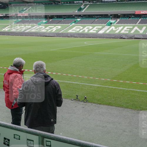05.10.2025 - 20. swb-Marathon Bremen Michael Burmester http://msf.ph/oto/9262034 05.10.2025 11:23:17 Laufen im Stadion  meine-sportfotos.de