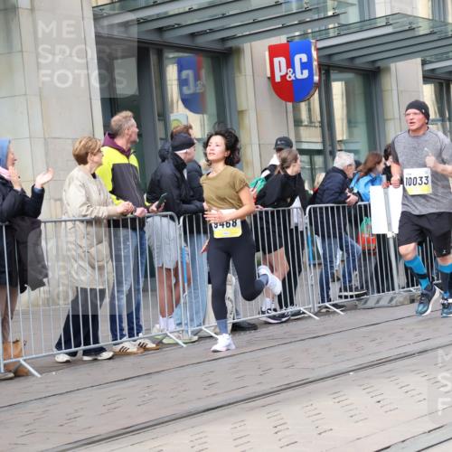05.10.2025 - 20. swb-Marathon Bremen Strokosch-Dieckow http://msf.ph/oto/9262085 05.10.2025 11:02:14 Ziel 9331, 9360, 9468, 9516, 9647, 9707, 9802, 9839, 9841, 10033, 10093, 10194, 10510, 10530, 10595, 10598, 10615, 10803, 10804, 10825, 10826, 10982, 10983, 11024, 11110, 11160, 11386, 11537, 11538, 11711, 9331, 9360, 9468, 9516, 9647, 9707, 9802, 9839, 9841, 10033, 10093, 10194, 10510, 10530, 10595, 10598, 10615, 10803, 10804, 10825, 10826, 10982, 10983, 11024, 11110, 11160, 11386, 11537 meine-sportfotos.de
