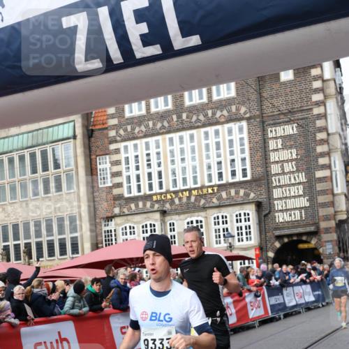 05.10.2025 - 20. swb-Marathon Bremen Yannick Fuchs http://msf.ph/oto/9262090 05.10.2025 10:49:22 Ziel 7202, 9333, 9457, 9556, 10016, 10221, 10715, 11057, 11673 meine-sportfotos.de