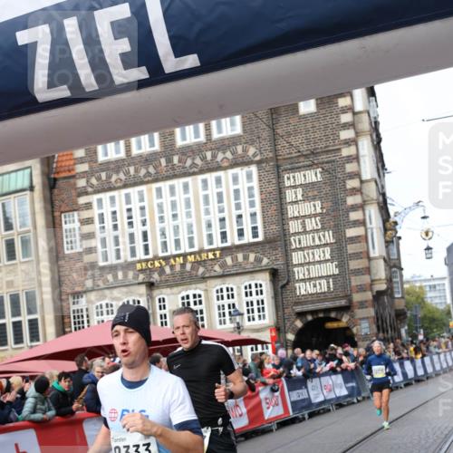 05.10.2025 - 20. swb-Marathon Bremen Yannick Fuchs http://msf.ph/oto/9262098 05.10.2025 10:49:22 Ziel 7202, 9333, 9457, 9556, 10016, 10221, 10715, 11057, 11673 meine-sportfotos.de