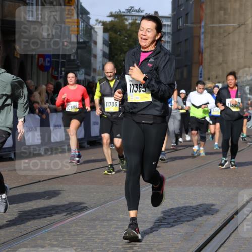 05.10.2025 - 20. swb-Marathon Bremen Strokosch-Dieckow http://msf.ph/oto/9262109 05.10.2025 11:06:32 Ziel 9178, 9357, 9619, 9998, 10239, 10699, 10732, 10912, 11027, 11143, 11270, 11324, 11365, 11605, 11706, 11721, 11746 meine-sportfotos.de