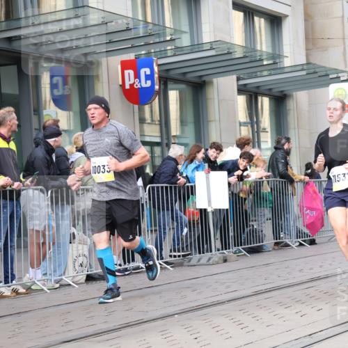 05.10.2025 - 20. swb-Marathon Bremen Strokosch-Dieckow http://msf.ph/oto/9262110 05.10.2025 11:02:15 Ziel 9331, 9360, 9468, 9516, 9647, 9707, 9802, 9839, 9841, 10033, 10093, 10129, 10194, 10510, 10530, 10595, 10598, 10615, 10803, 10804, 10825, 10826, 10982, 10983, 11024, 11110, 11160, 11537, 11538, 11711, 9331, 9360, 9468, 9516, 9647, 9707, 9802, 9839, 9841, 10033, 10093, 10129, 10194, 10510, 10530, 10595, 10598, 10615, 10803, 10804, 10825, 10826, 10982, 10983, 11024, 11110, 11160, 11537 meine-sportfotos.de