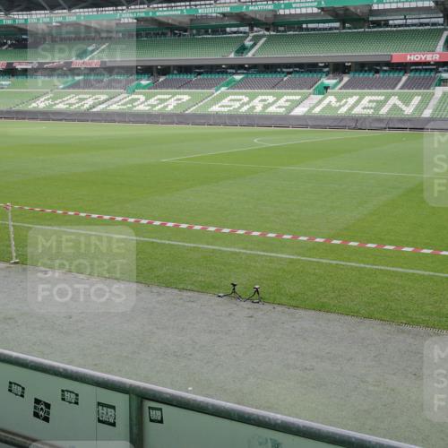 05.10.2025 - 20. swb-Marathon Bremen Michael Burmester http://msf.ph/oto/9262112 05.10.2025 11:27:11 Laufen im Stadion  meine-sportfotos.de