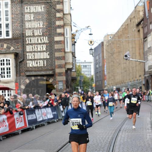 05.10.2025 - 20. swb-Marathon Bremen Yannick Fuchs http://msf.ph/oto/9262113 05.10.2025 10:49:25 Ziel 9333, 9457, 10016, 10221, 10715, 10735, 11057, 11598 meine-sportfotos.de