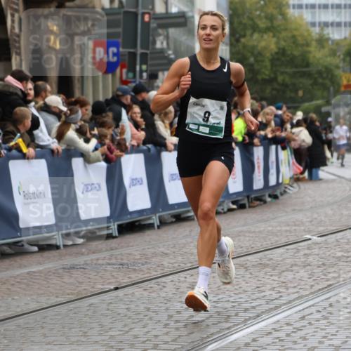 05.10.2025 - 20. swb-Marathon Bremen Strokosch-Dieckow http://msf.ph/oto/9262133 05.10.2025 12:57:54 Ziel 9, 6903 meine-sportfotos.de