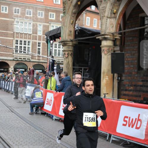05.10.2025 - 20. swb-Marathon Bremen Yannick Fuchs http://msf.ph/oto/9262164 05.10.2025 10:49:29 Ziel 9206, 9333, 9435, 9708, 10118, 10519, 10715, 10735, 11057, 11319, 11598, 11672 meine-sportfotos.de
