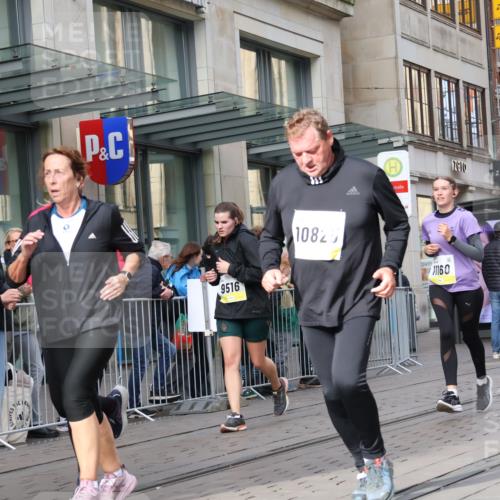 05.10.2025 - 20. swb-Marathon Bremen Strokosch-Dieckow http://msf.ph/oto/9262172 05.10.2025 11:02:21 Ziel 9331, 9360, 9468, 9516, 9647, 9707, 9802, 9839, 9841, 9846, 10033, 10129, 10207, 10510, 10530, 10595, 10598, 10615, 10734, 10803, 10804, 10825, 10826, 10940, 11024, 11087, 11110, 11160, 11193, 11504, 11537, 11538, 11576, 11667, 11668, 11711, 9331, 9360, 9468, 9516, 9647, 9707, 9802, 9839, 9841, 9846, 10033, 10129, 10207, 10510, 10530, 10595, 10598, 10615, 10734, 10803, 10804, 10825, 10826, 10940, 11024, 11087, 11110, 11160, 11193, 11504, 11537 meine-sportfotos.de