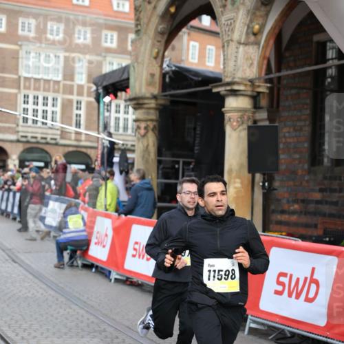 05.10.2025 - 20. swb-Marathon Bremen Yannick Fuchs http://msf.ph/oto/9262182 05.10.2025 10:49:29 Ziel 9206, 9333, 9435, 9708, 10118, 10519, 10715, 10735, 11057, 11319, 11598, 11672 meine-sportfotos.de