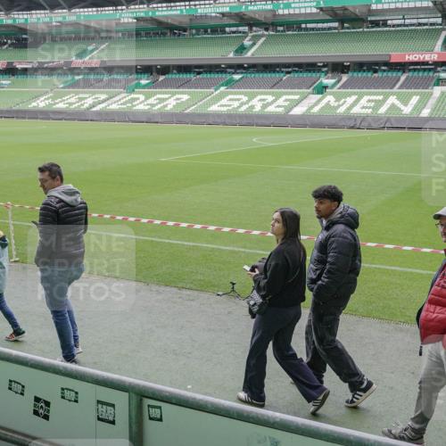 05.10.2025 - 20. swb-Marathon Bremen Michael Burmester http://msf.ph/oto/9262194 05.10.2025 11:29:08 Laufen im Stadion  meine-sportfotos.de