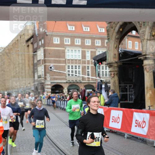 05.10.2025 - 20. swb-Marathon Bremen Yannick Fuchs http://msf.ph/oto/9262240 05.10.2025 10:49:30 Ziel 9206, 9435, 9555, 9708, 10118, 10519, 10673, 10715, 10735, 11319, 11598, 11672 meine-sportfotos.de