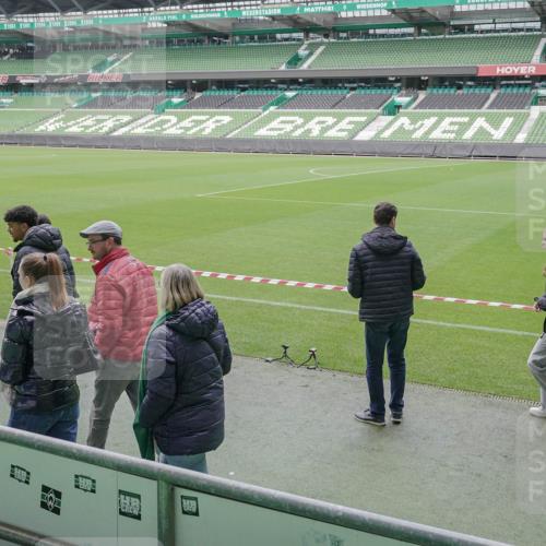 05.10.2025 - 20. swb-Marathon Bremen Michael Burmester http://msf.ph/oto/9262243 05.10.2025 11:29:11 Laufen im Stadion  meine-sportfotos.de