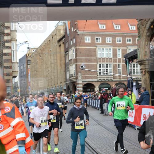 05.10.2025 - 20. swb-Marathon Bremen Yannick Fuchs http://msf.ph/oto/9262252 05.10.2025 10:49:30 Ziel 9206, 9435, 9555, 9708, 10118, 10519, 10673, 10715, 10735, 11319, 11598, 11672 meine-sportfotos.de