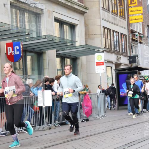 05.10.2025 - 20. swb-Marathon Bremen Strokosch-Dieckow http://msf.ph/oto/9262256 05.10.2025 11:02:27 Ziel 9331, 9360, 9516, 9644, 9841, 9846, 10129, 10167, 10207, 10510, 10530, 10595, 10598, 10656, 10734, 10803, 10804, 10825, 10826, 10876, 10940, 11024, 11087, 11160, 11193, 11312, 11504, 11576, 11667, 11668, 11735, 9331, 9360, 9516, 9644, 9841, 9846, 10129, 10167, 10207, 10510, 10530, 10595, 10598, 10656, 10734, 10803, 10804, 10825, 10826, 10876, 10940, 11024, 11087, 11160, 11193, 11312, 11504, 11735 meine-sportfotos.de