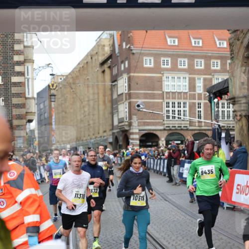 05.10.2025 - 20. swb-Marathon Bremen Yannick Fuchs http://msf.ph/oto/9262262 05.10.2025 10:49:30 Ziel 9206, 9435, 9555, 9708, 10118, 10519, 10673, 10715, 10735, 11319, 11598, 11672 meine-sportfotos.de