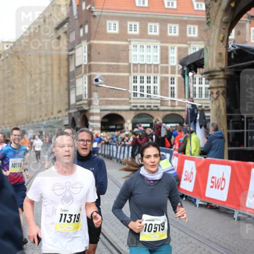 05.10.2025 - 20. swb-Marathon Bremen Yannick Fuchs http://msf.ph/oto/9262275 05.10.2025 10:49:31 Ziel 9206, 9233, 9435, 9555, 9708, 10118, 10519, 10673, 10715, 10735, 11319, 11487, 11598, 11672 meine-sportfotos.de