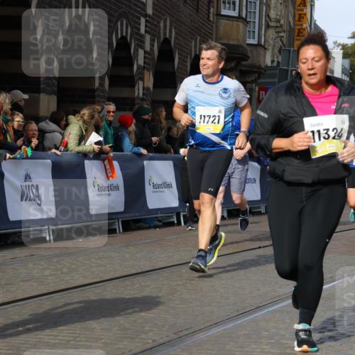 05.10.2025 - 20. swb-Marathon Bremen Strokosch-Dieckow http://msf.ph/oto/9262281 05.10.2025 11:06:36 Ziel 9178, 9357, 9619, 10239, 10699, 11027, 11324, 11605, 11706, 11721, 11746, 11747 meine-sportfotos.de