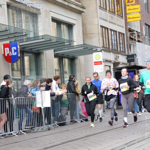 05.10.2025 - 20. swb-Marathon Bremen Strokosch-Dieckow http://msf.ph/oto/9262288 05.10.2025 11:02:29 Ziel 9331, 9360, 9516, 9644, 9841, 9846, 9893, 10129, 10167, 10207, 10510, 10530, 10656, 10734, 10777, 10803, 10804, 10825, 10826, 10876, 10940, 11024, 11087, 11193, 11312, 11504, 11576, 11667, 11668, 11735, 9331, 9360, 9516, 9644, 9841, 9846, 9893, 10129, 10167, 10207, 10510, 10530, 10656, 10734, 10777, 10803, 10804, 10825, 10826, 10876, 10940, 11024, 11087, 11193, 11312, 11504, 11735 meine-sportfotos.de