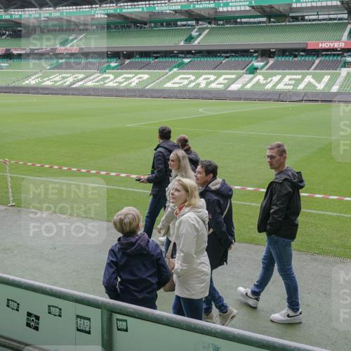 05.10.2025 - 20. swb-Marathon Bremen Michael Burmester http://msf.ph/oto/9262297 05.10.2025 11:29:14 Laufen im Stadion  meine-sportfotos.de