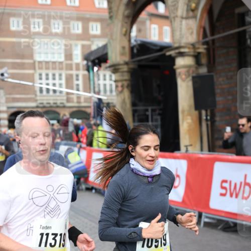 05.10.2025 - 20. swb-Marathon Bremen Yannick Fuchs http://msf.ph/oto/9262298 05.10.2025 10:49:32 Ziel 9206, 9233, 9435, 9555, 9708, 10118, 10381, 10519, 10673, 10715, 10735, 11319, 11487, 11598, 11672 meine-sportfotos.de