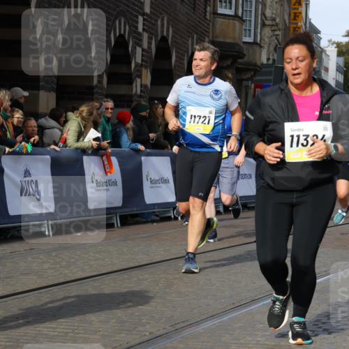 05.10.2025 - 20. swb-Marathon Bremen Strokosch-Dieckow http://msf.ph/oto/9262304 05.10.2025 11:06:36 Ziel 9178, 9357, 9619, 10239, 10699, 11027, 11324, 11605, 11706, 11721, 11746, 11747 meine-sportfotos.de