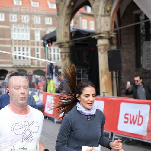 05.10.2025 - 20. swb-Marathon Bremen Yannick Fuchs http://msf.ph/oto/9262307 05.10.2025 10:49:32 Ziel 9206, 9233, 9435, 9555, 9708, 10118, 10381, 10519, 10673, 10715, 10735, 11319, 11487, 11598, 11672 meine-sportfotos.de