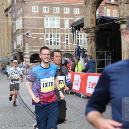 05.10.2025 - 20. swb-Marathon Bremen Yannick Fuchs http://msf.ph/oto/9262346 05.10.2025 10:49:32 Ziel 9206, 9233, 9435, 9555, 9708, 10118, 10381, 10519, 10673, 10715, 10735, 11319, 11487, 11598, 11672 meine-sportfotos.de