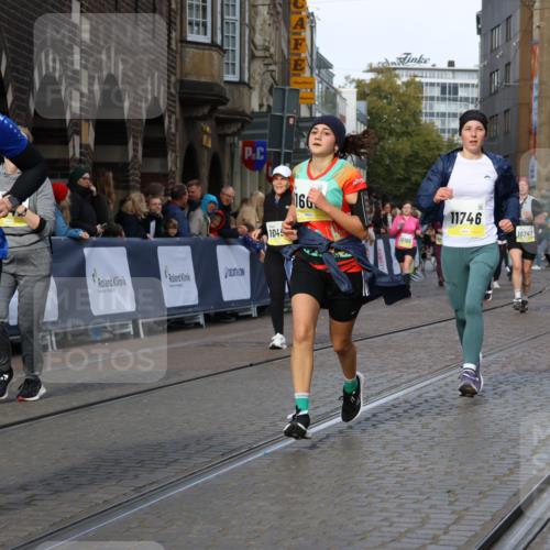 05.10.2025 - 20. swb-Marathon Bremen Strokosch-Dieckow http://msf.ph/oto/9262375 05.10.2025 11:06:39 Ziel 9178, 9357, 9619, 10239, 10498, 10747, 10748, 10937, 11027, 11324, 11565, 11605, 11706, 11721, 11746, 11747 meine-sportfotos.de