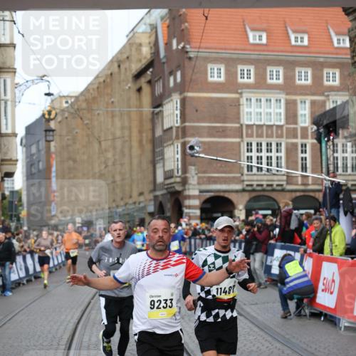 05.10.2025 - 20. swb-Marathon Bremen Yannick Fuchs http://msf.ph/oto/9262407 05.10.2025 10:49:34 Ziel 9206, 9233, 9435, 9555, 9708, 10118, 10381, 10519, 10673, 10735, 11319, 11487, 11598, 11672 meine-sportfotos.de