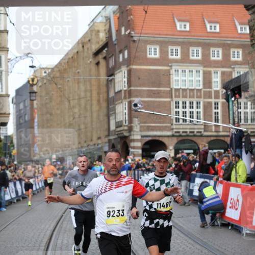 05.10.2025 - 20. swb-Marathon Bremen Yannick Fuchs http://msf.ph/oto/9262415 05.10.2025 10:49:34 Ziel 9206, 9233, 9435, 9555, 9708, 10118, 10381, 10519, 10673, 10735, 11319, 11487, 11598, 11672 meine-sportfotos.de