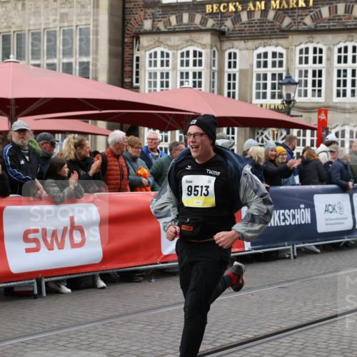 05.10.2025 - 20. swb-Marathon Bremen Yannick Fuchs http://msf.ph/oto/9262419 05.10.2025 11:22:33 Ziel 9513, 10700 meine-sportfotos.de