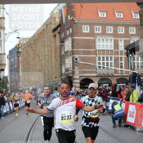 05.10.2025 - 20. swb-Marathon Bremen Yannick Fuchs http://msf.ph/oto/9262422 05.10.2025 10:49:34 Ziel 9206, 9233, 9435, 9555, 9708, 10118, 10381, 10519, 10673, 10735, 11319, 11487, 11598, 11672 meine-sportfotos.de