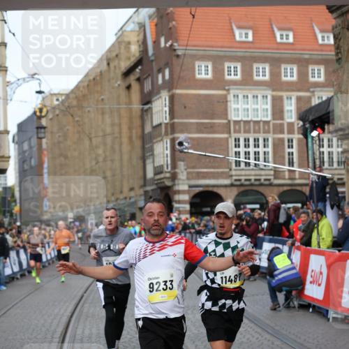 05.10.2025 - 20. swb-Marathon Bremen Yannick Fuchs http://msf.ph/oto/9262431 05.10.2025 10:49:34 Ziel 9206, 9233, 9435, 9555, 9708, 10118, 10381, 10519, 10673, 10735, 11319, 11487, 11598, 11672 meine-sportfotos.de