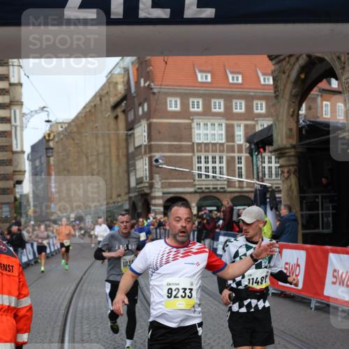 05.10.2025 - 20. swb-Marathon Bremen Yannick Fuchs http://msf.ph/oto/9262447 05.10.2025 10:49:35 Ziel 9206, 9233, 9435, 9555, 9708, 10118, 10381, 10519, 10673, 11319, 11487, 11598, 11672 meine-sportfotos.de