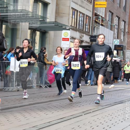 05.10.2025 - 20. swb-Marathon Bremen Strokosch-Dieckow http://msf.ph/oto/9262454 05.10.2025 11:02:38 Ziel 9229, 9300, 9331, 9360, 9516, 9593, 9644, 9661, 9662, 9846, 9893, 10129, 10167, 10185, 10207, 10656, 10734, 10777, 10803, 10804, 10876, 10940, 10996, 11087, 11193, 11312, 11376, 11504, 11576, 11667, 11668, 11682, 11735, 9229, 9300, 9331, 9360, 9516, 9593, 9644, 9661, 9662, 9846, 9893, 10129, 10167, 10185, 10207, 10656, 10734, 10777, 10803, 10804, 10876, 10940, 10996, 11087, 11193, 11312, 11376, 11504, 11682, 11735 meine-sportfotos.de