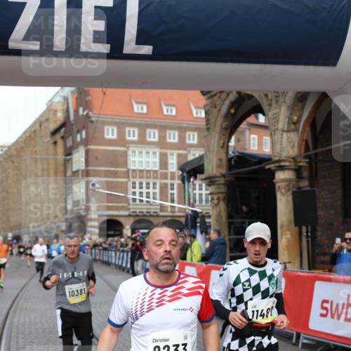 05.10.2025 - 20. swb-Marathon Bremen Yannick Fuchs http://msf.ph/oto/9262484 05.10.2025 10:49:35 Ziel 9206, 9233, 9435, 9555, 9708, 10118, 10381, 10519, 10673, 11319, 11487, 11598, 11672 meine-sportfotos.de