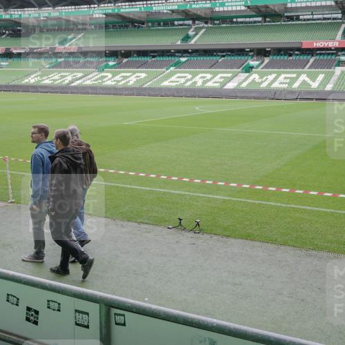 05.10.2025 - 20. swb-Marathon Bremen Michael Burmester http://msf.ph/oto/9262534 05.10.2025 11:29:22 Laufen im Stadion  meine-sportfotos.de